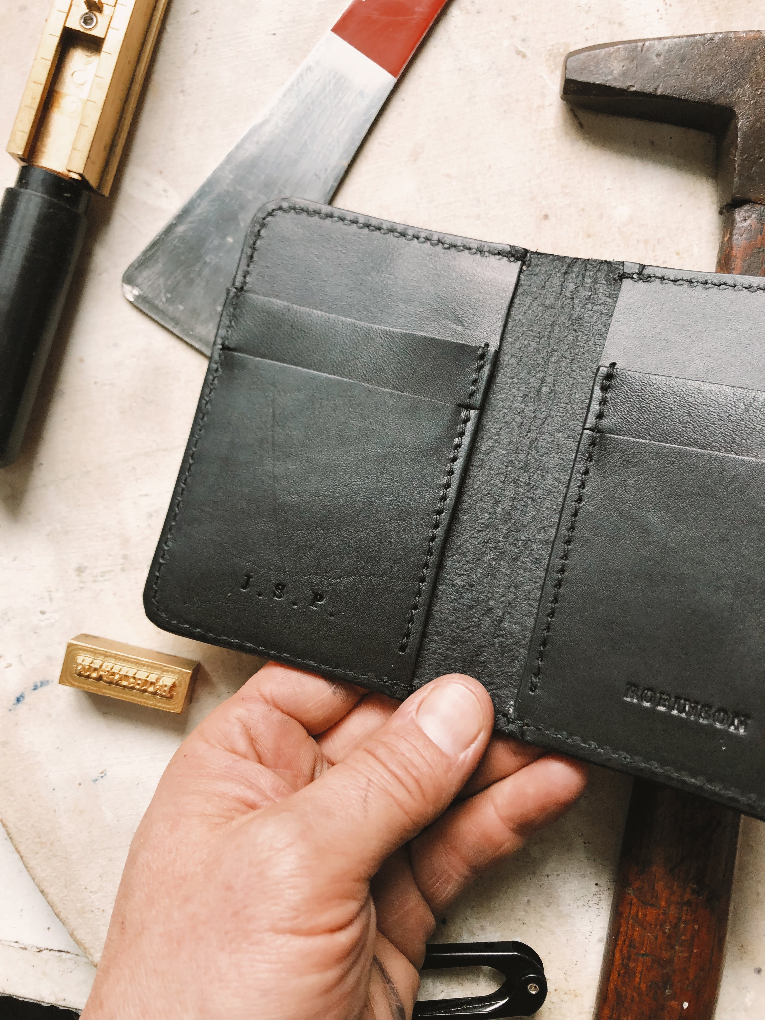 Vertical Leather Wallet 4 Pockets (Black)