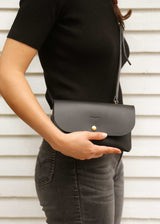 LØ - Petit sac bandoulière en cuir - Noir